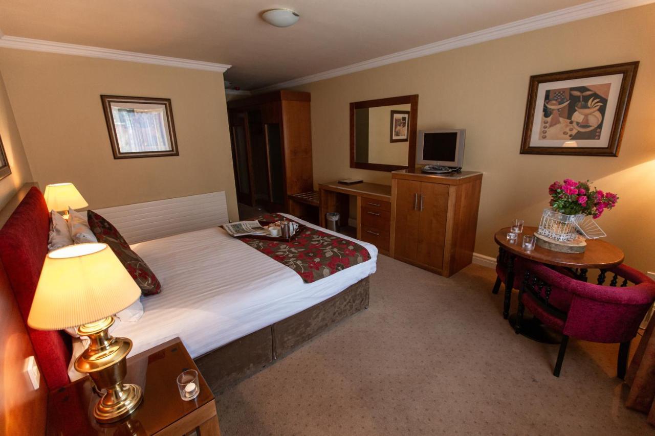 Hamlet Court Hotel Johnstown Bridge Buitenkant foto