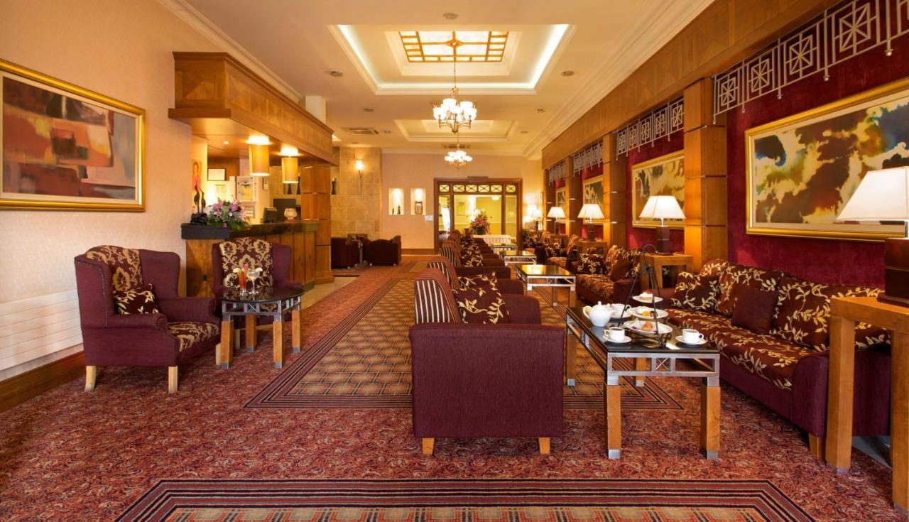 Hamlet Court Hotel Johnstown Bridge Buitenkant foto